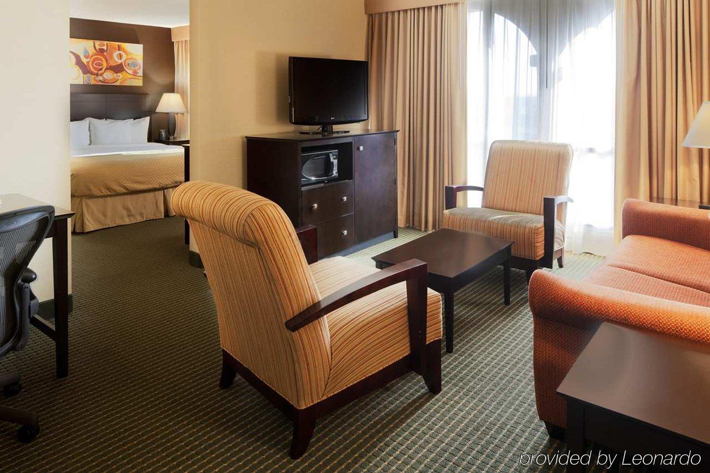 Doubletree By Hilton Dallas Market Center Номер фото