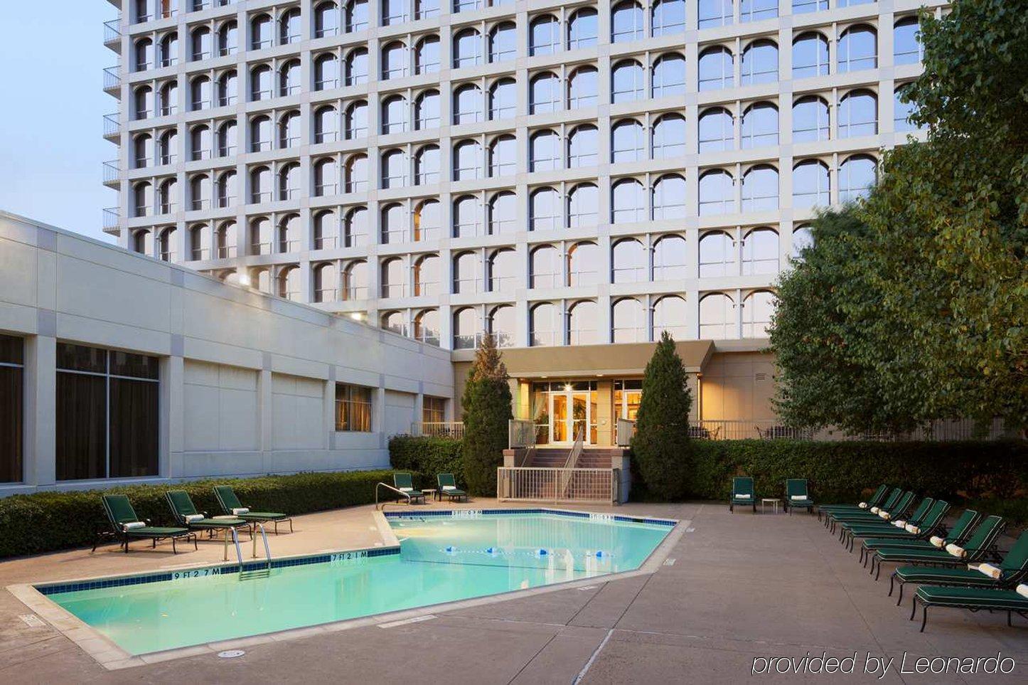 Doubletree By Hilton Dallas Market Center Удобства фото